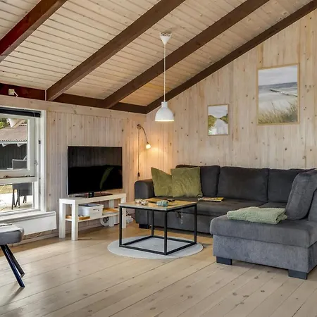 Eliana - 350m From The Sea By Interhome Nyaraló *